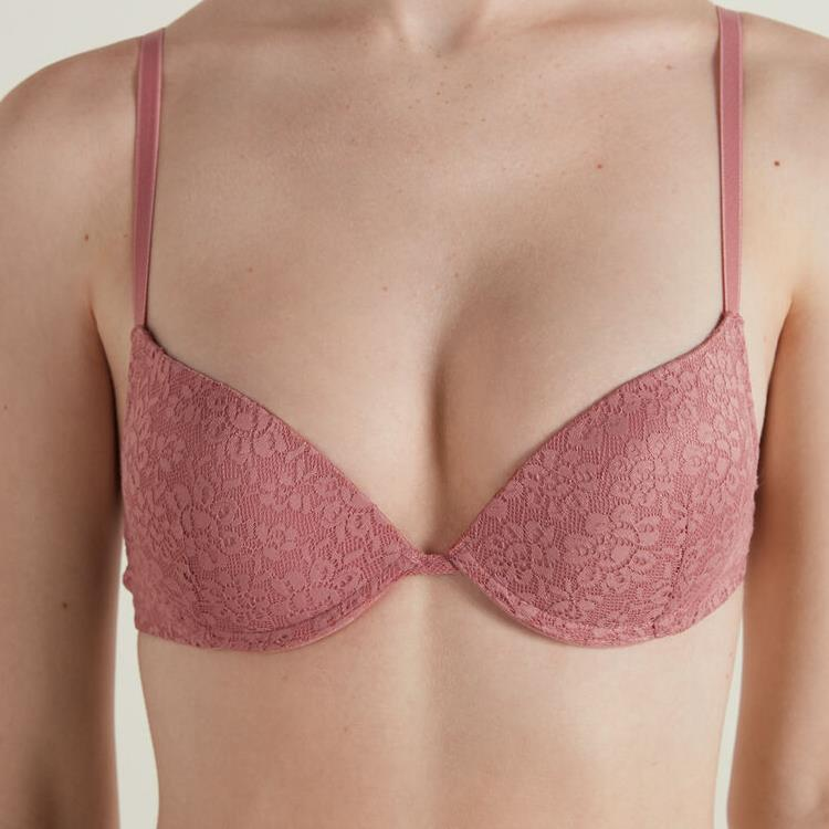 Choosing The Ideal No Pads, No Wires Bra To Fit A Big Bust