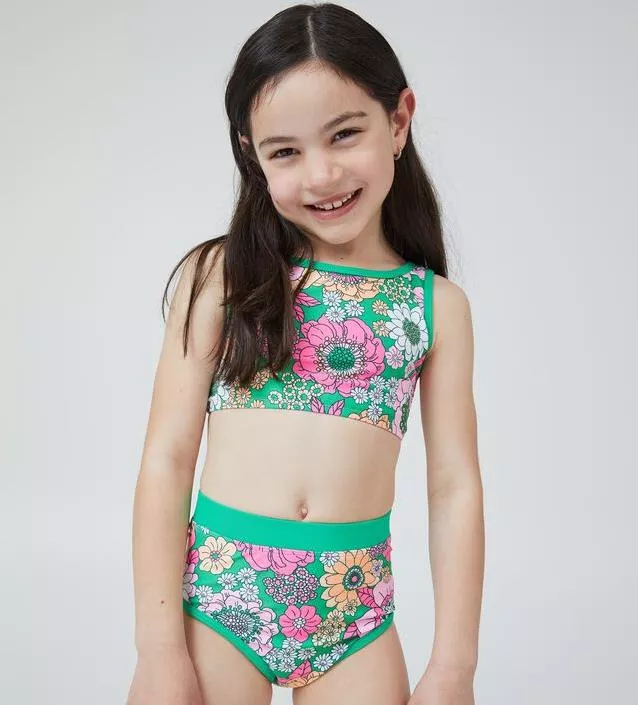 Konkurentski kupaći kostimi za djevojčice: kupaći kostimi primjereni uzrastu