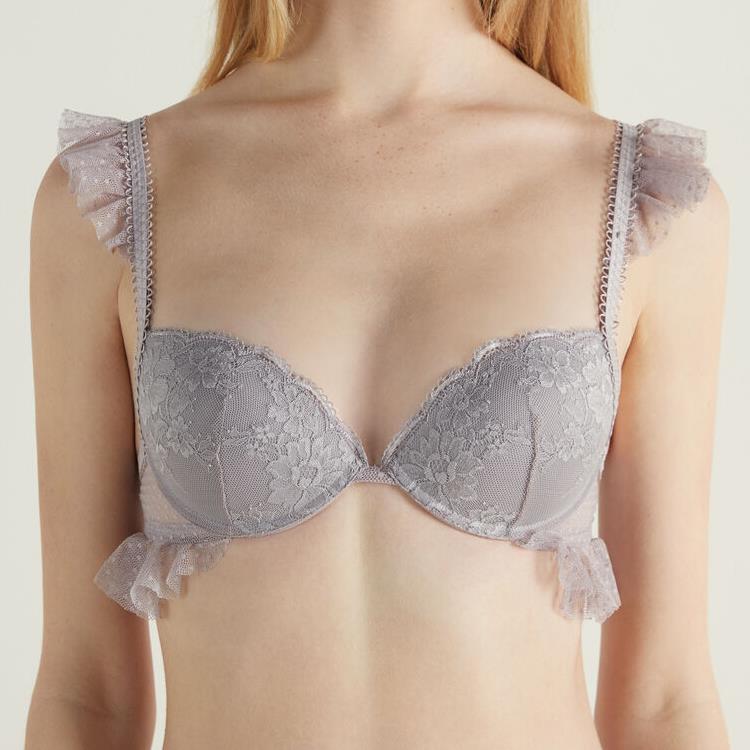 How to Choose the Best No-Pad, No-Wire Bras for a Heavy Bust