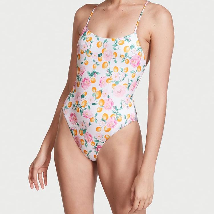 Finding a Flattering Style For Pear-Shaped Bodies: The Best Swimsuits