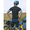 Černý cyklistický dres šetrný k životnímu prostředí